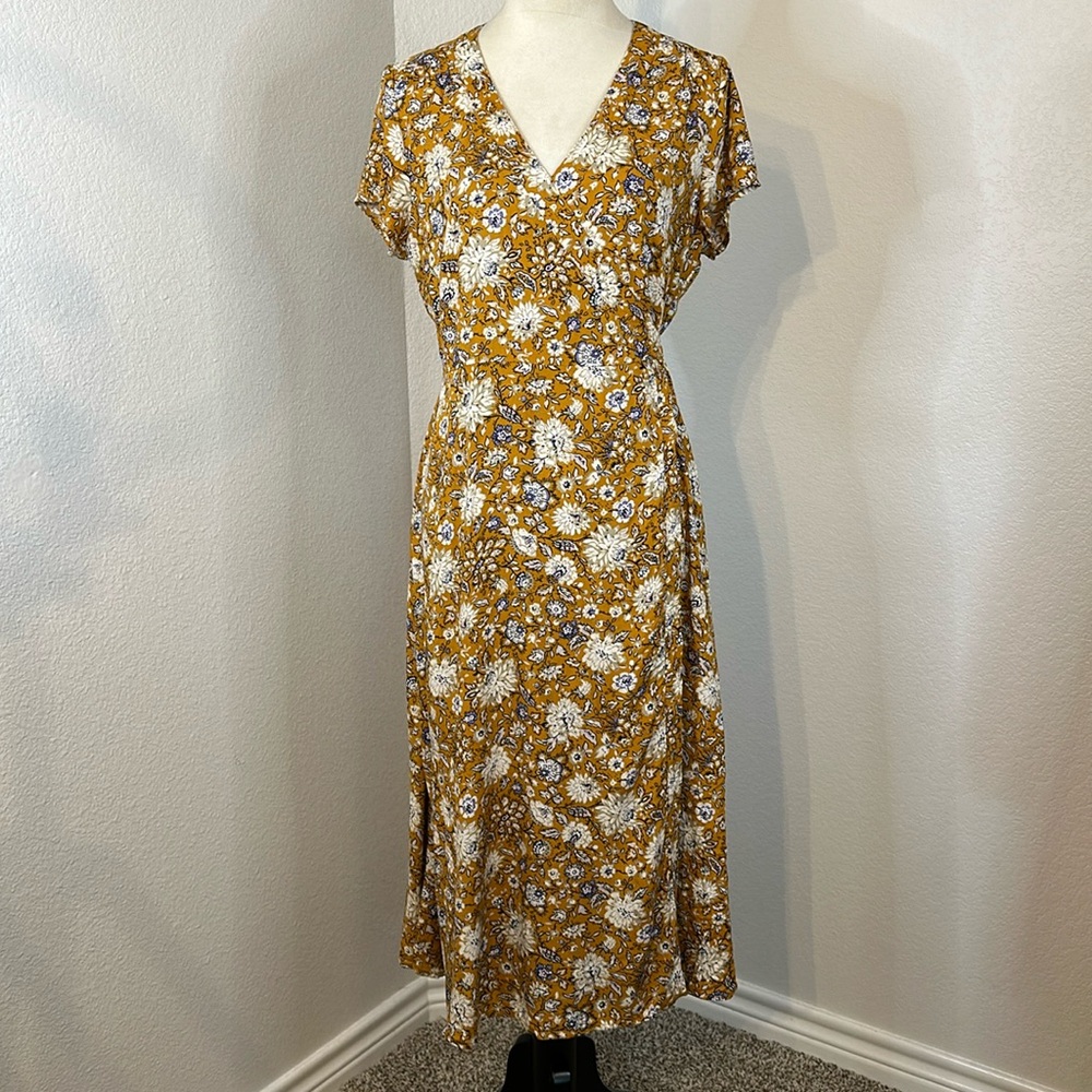 Old Navy Wrap Front Mustard Floral Dress Size medium NWT - Picture 5 of 13